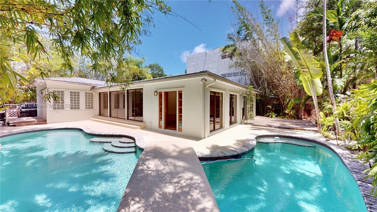 Foto principal - 2490 Trapp Ave