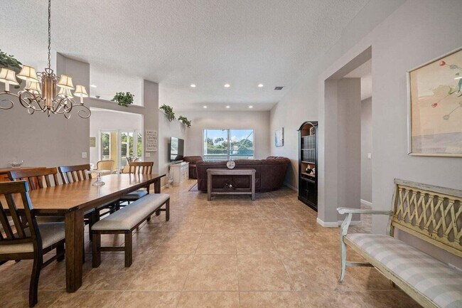 Foto del edificio - 12919 Hyland Cir