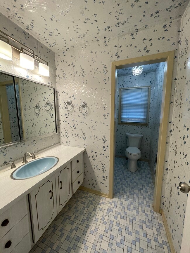 Foto del edificio - 8 Deborah Dr