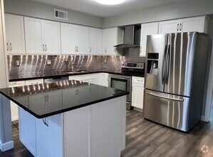 Building Photo - 10301 Briar Forest Dr