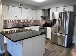 Building Photo - 10301 Briar Forest Dr