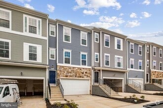 Building Photo - 5986 Passend Dr