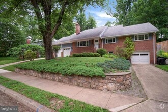 Building Photo - 3111 N Thomas St