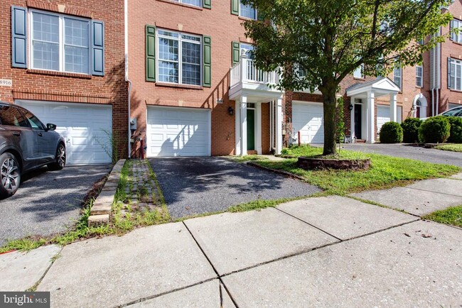 Building Photo - 8914 Lee Manor Dr