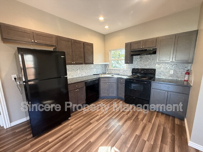 Foto del edificio - 2225 N Gatewood Ave