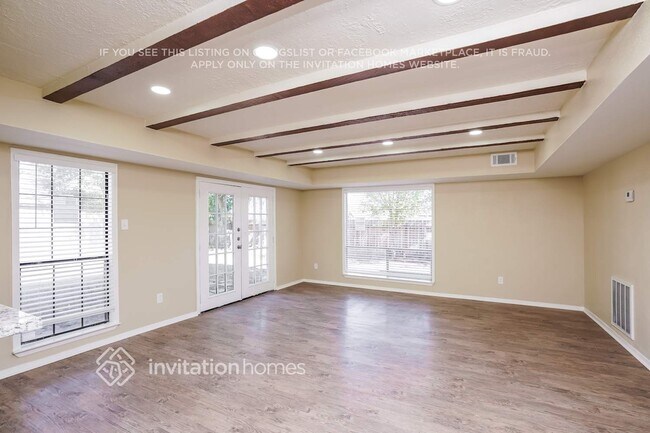 Foto del edificio - 4402 Dawn Creek Ln