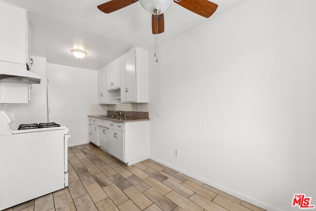Foto del edificio - 3355 S Canfield Ave