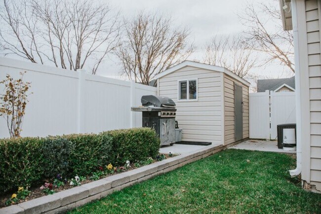 Building Photo - 3 Bed 2.5 Bath in Orem