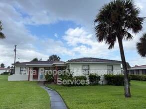 Building Photo - 195 Cardinal Dr