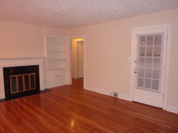 Foto del edificio - 3833 Elmwood Ave