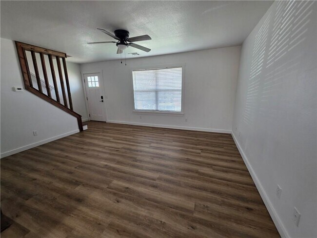 Building Photo - 2404 SE Jayel Terrace