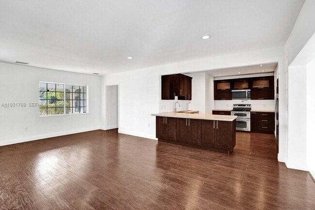 Foto del edificio - 6871 SW 50th Terrace