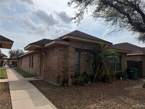 Building Photo - 7 South Dr