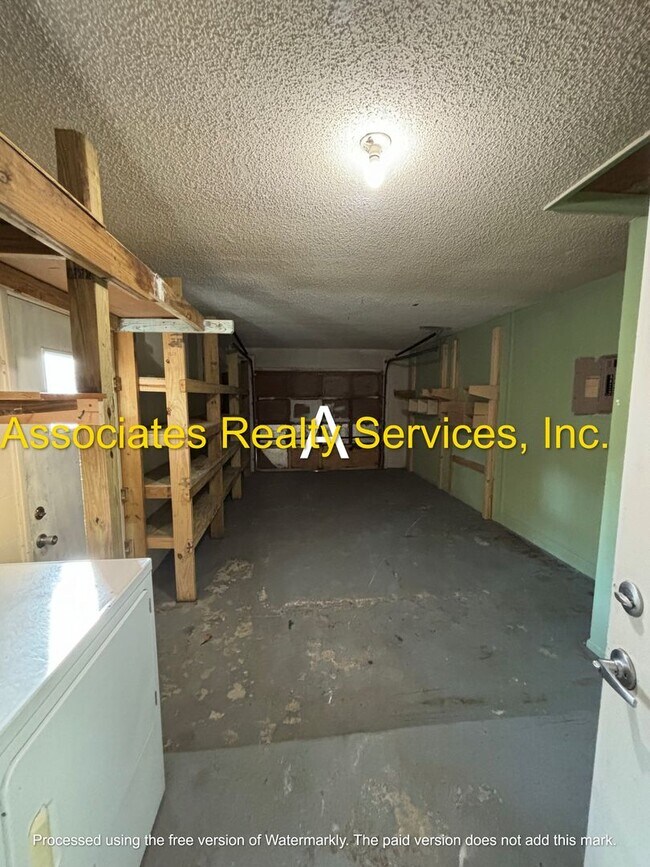 Building Photo - 3 Bed/ 2 Bath Single Family Home for rent ...