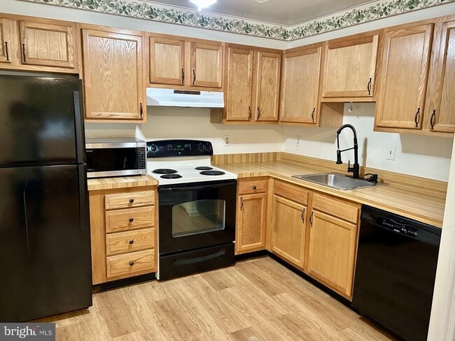 Foto del edificio - 1700 Copley Ct