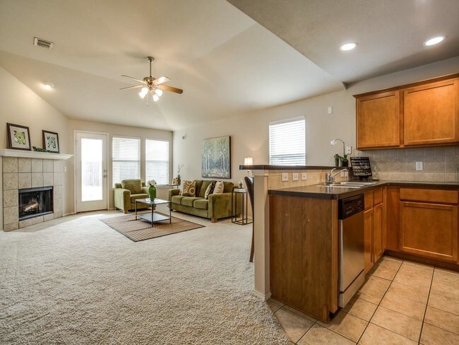 Building Photo - 8800 Tumbleweed Dr