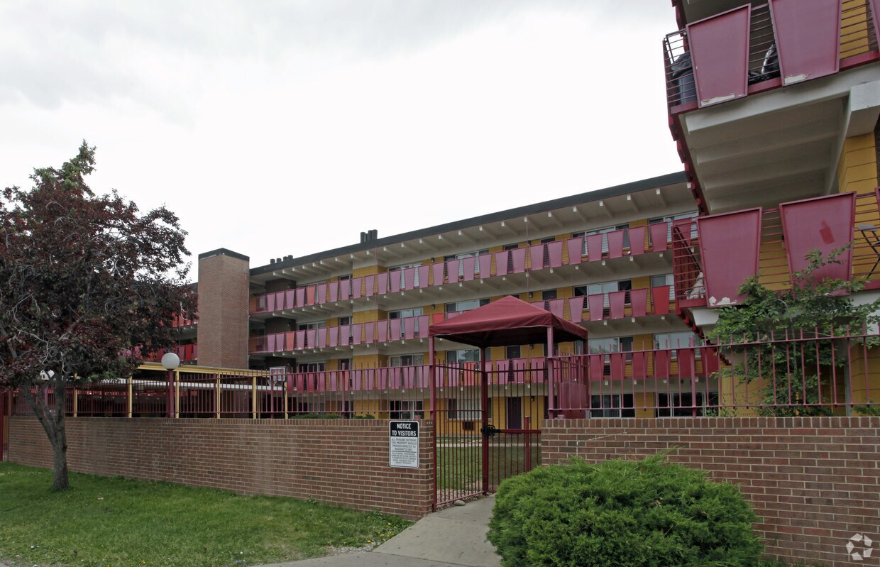 Foto del edificio - Canterbury Apartments