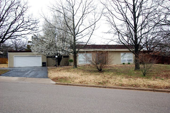 Foto principal - 1702 Independence Rd