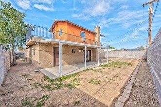 Building Photo - 113 Cedar St Building Photo - 113 Cedar St