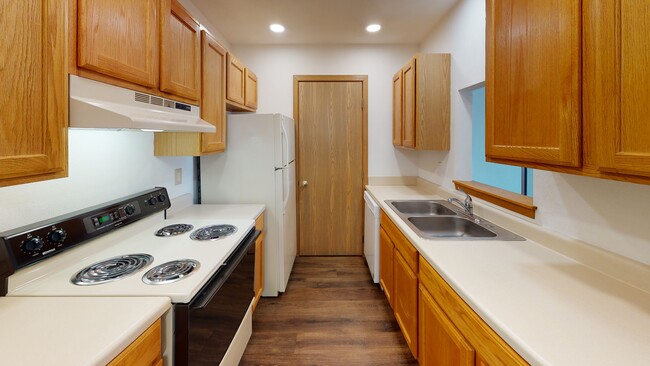 Kitchen & Pantry - Rock Valley Apartments