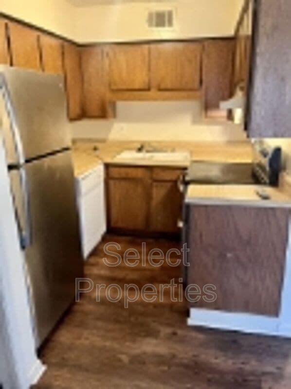 Building Photo - 2011 Stonemill Dr