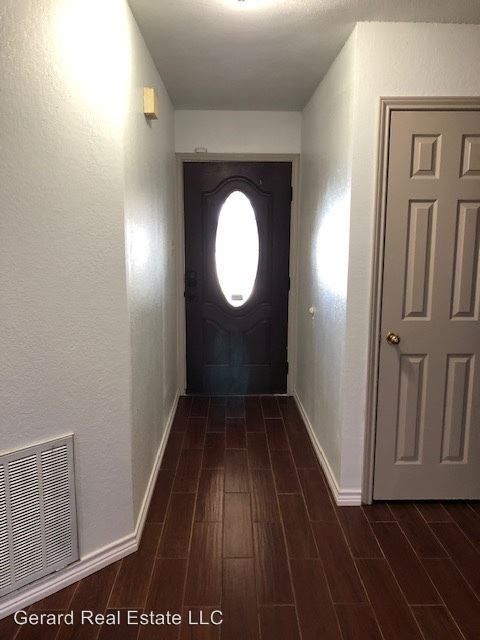Building Photo - 3 br, 2 bath House - 4341 Bluebonnet