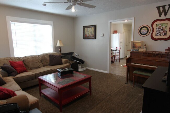 Foto del edificio - Beautiful 3 Bedroom Home in Orem!