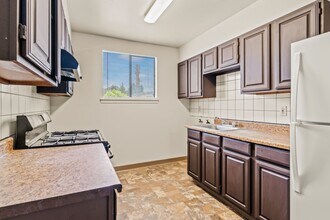 Building Photo - 2736 Nicol Ave