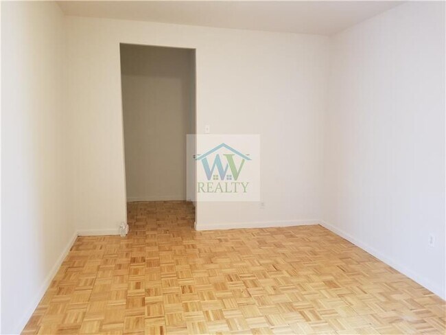 Building Photo - 2346 Ryer Ave