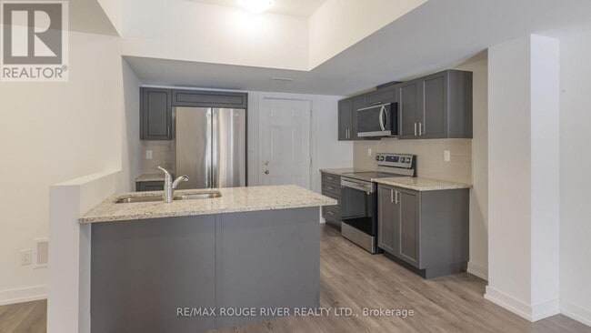 Building Photo - 400 Finch Ave