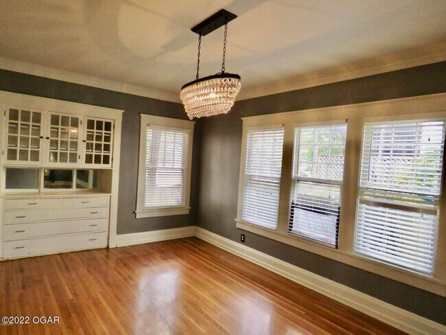 Foto del edificio - 602 N Byers Ave