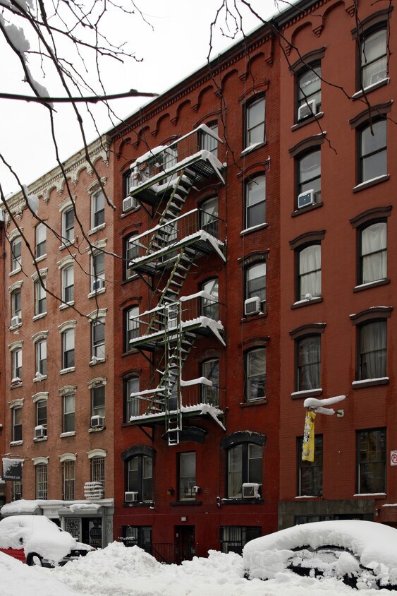 Primary Photo - 118 E 7th St