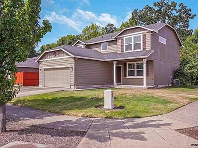 Building Photo - Spacious 3 bedroom, 3 bath home in desirab...