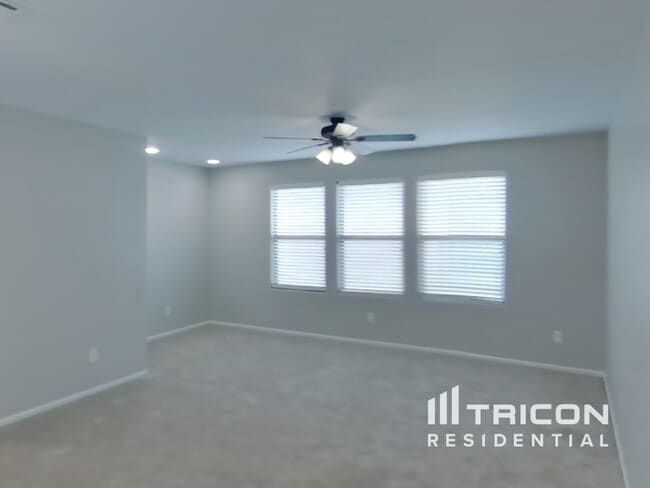 Building Photo - 4809 N 108th Ave