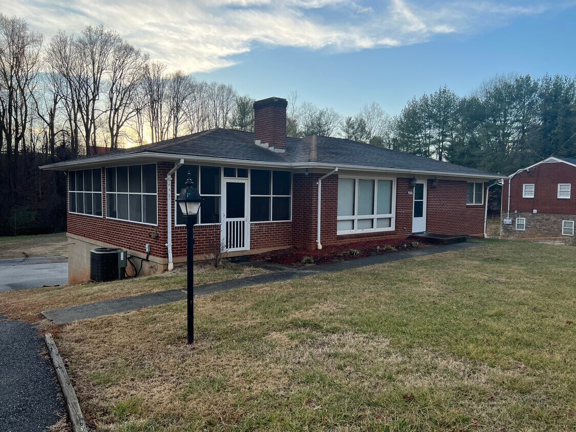 2913 Confederate Ave Unit A, Lynchburg, VA 24501 Apartments in