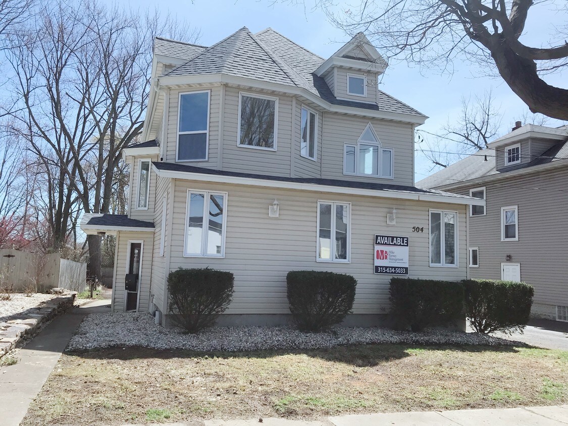 Primary Photo - 504 Vine St