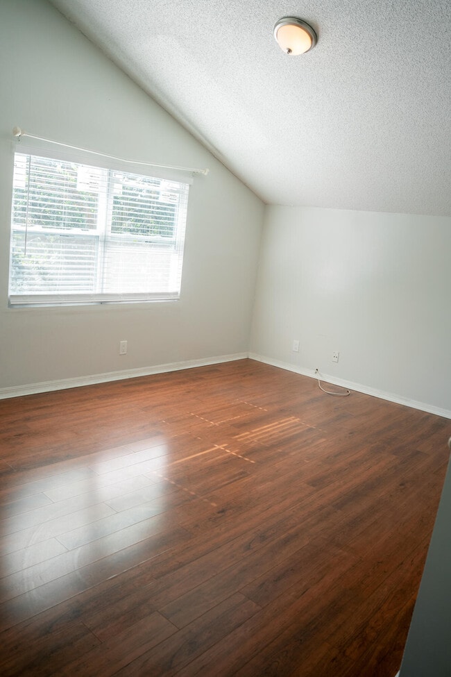 Building Photo - 5884 Dewberry Way