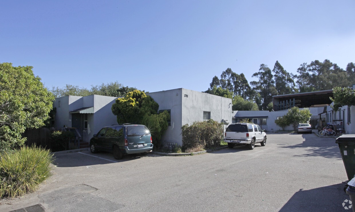 Primary Photo - 2711 Soquel Ave