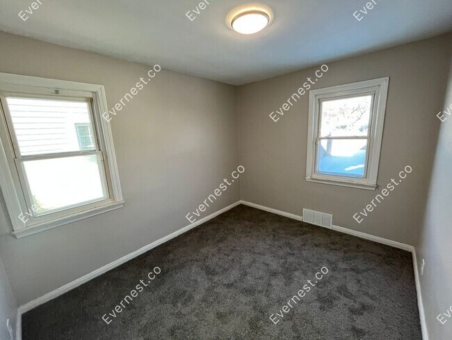 Building Photo - 2062 Champaign Rd