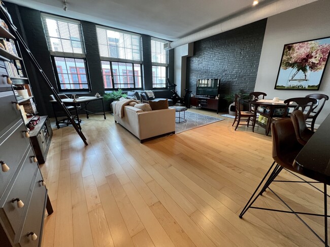Foto del edificio - 2429 Locust St