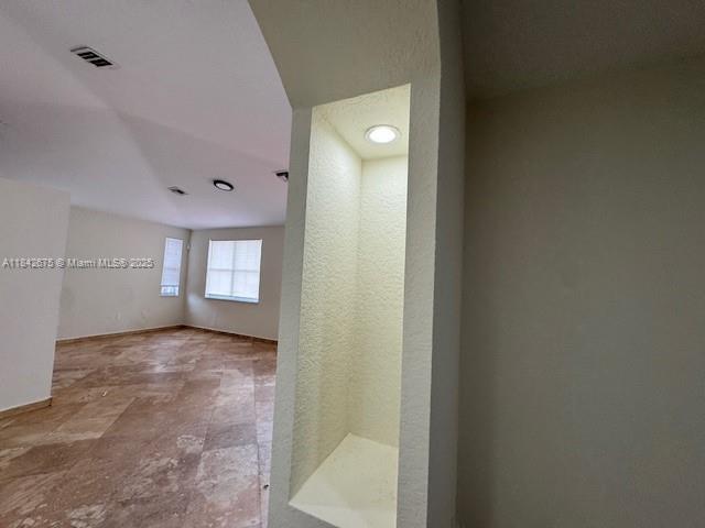 Foto del edificio - 21733 Ingraham Ave Rd