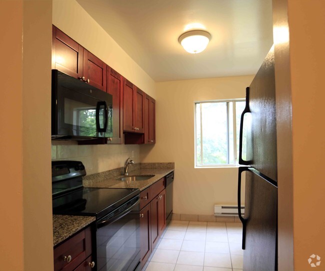 Kitchen 2BR - Scarsdale Fairway