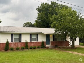 Building Photo - 1406 Lambard Dr