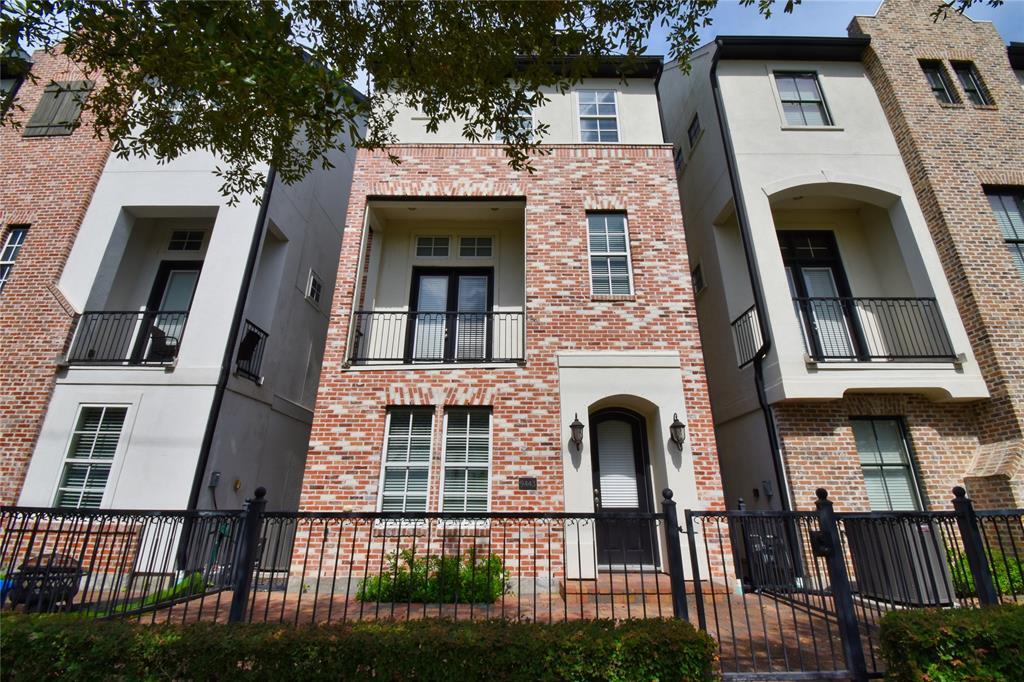Primary Photo - 9443 Fannin St