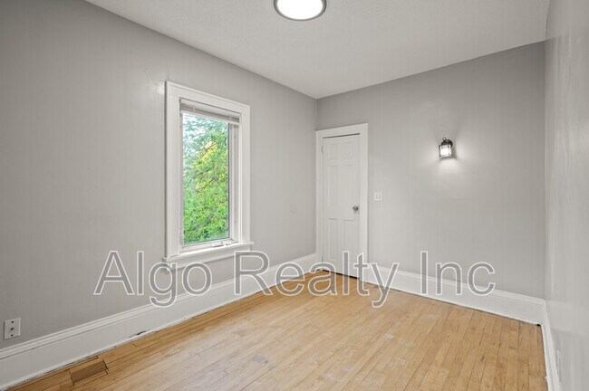 Building Photo - 3400 Elliot Ave