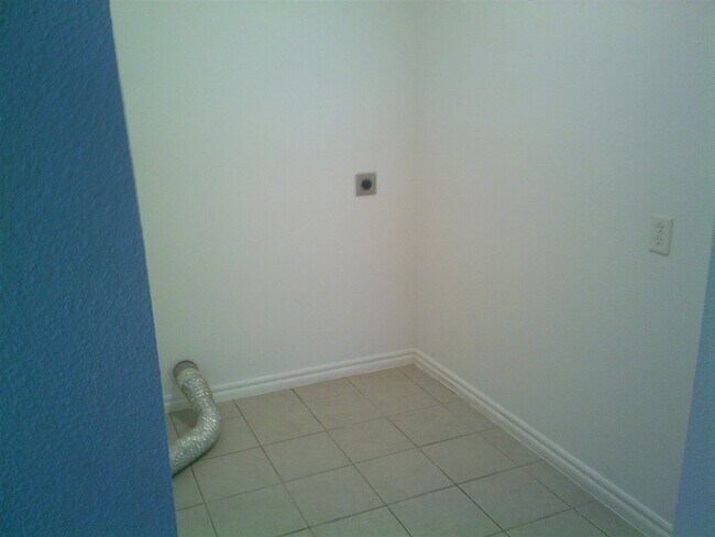 Foto del edificio - 1161 NW Ozmun Ave