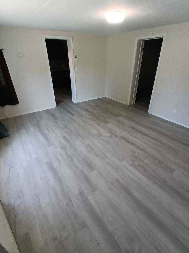 Foto del edificio - HOLIDAY SPECIAL-One Month FREE with 12 Month Lease!