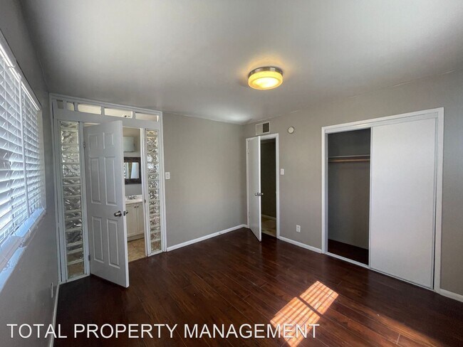 Building Photo - 3 br, 2 bath House - 2200 Dune Dr.