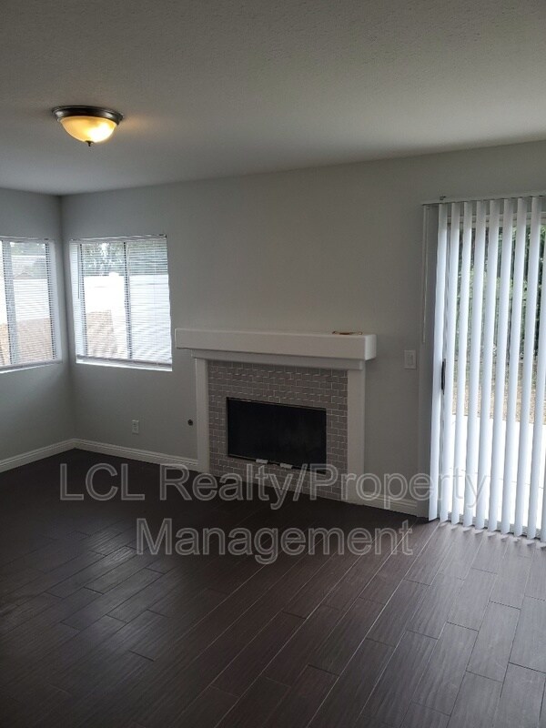 Building Photo - 24099 Golden Pheasant Ln