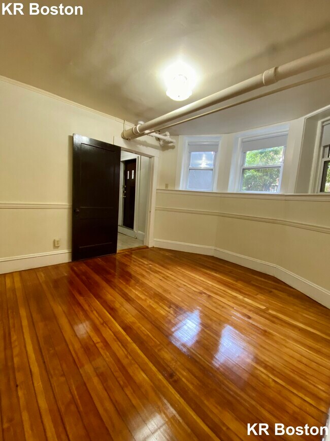 Building Photo - 151 Summer St